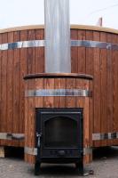 Водогрейная печь для фурако Тутуяс в деревянном массиве