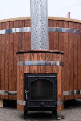 Водогрейная печь для фурако Тутуяс в деревянном массиве